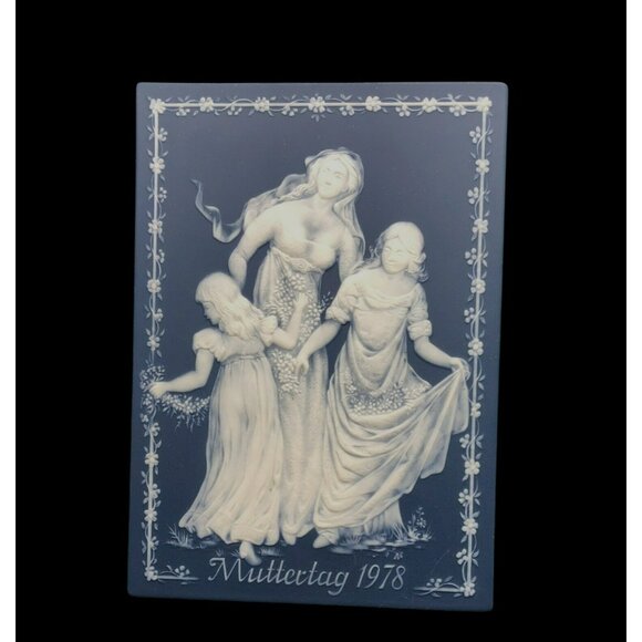 Villeroy & Boch-Mettlach 1978 Muttertag Jasperware Plaque 8.25" X 5.75" Blue & W - Picture 7 of 12